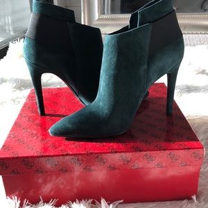 Never worn hunter green Guess Booties
